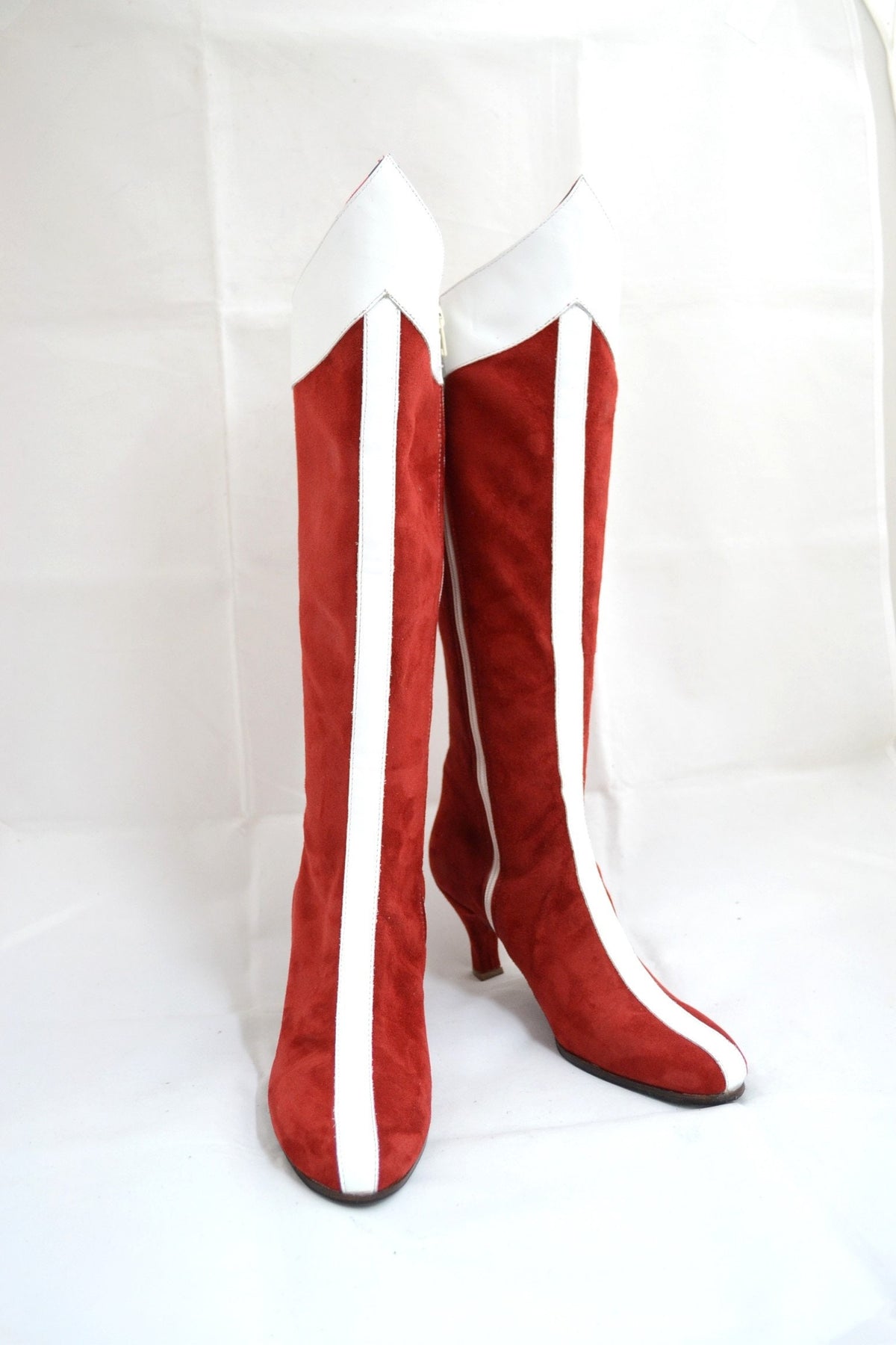 STIVALI DONNA BOOTS Wonder Woman vera pelle scamosciato colore rosso, fodera pelle suola cuoio made in Italy artigianali su misura